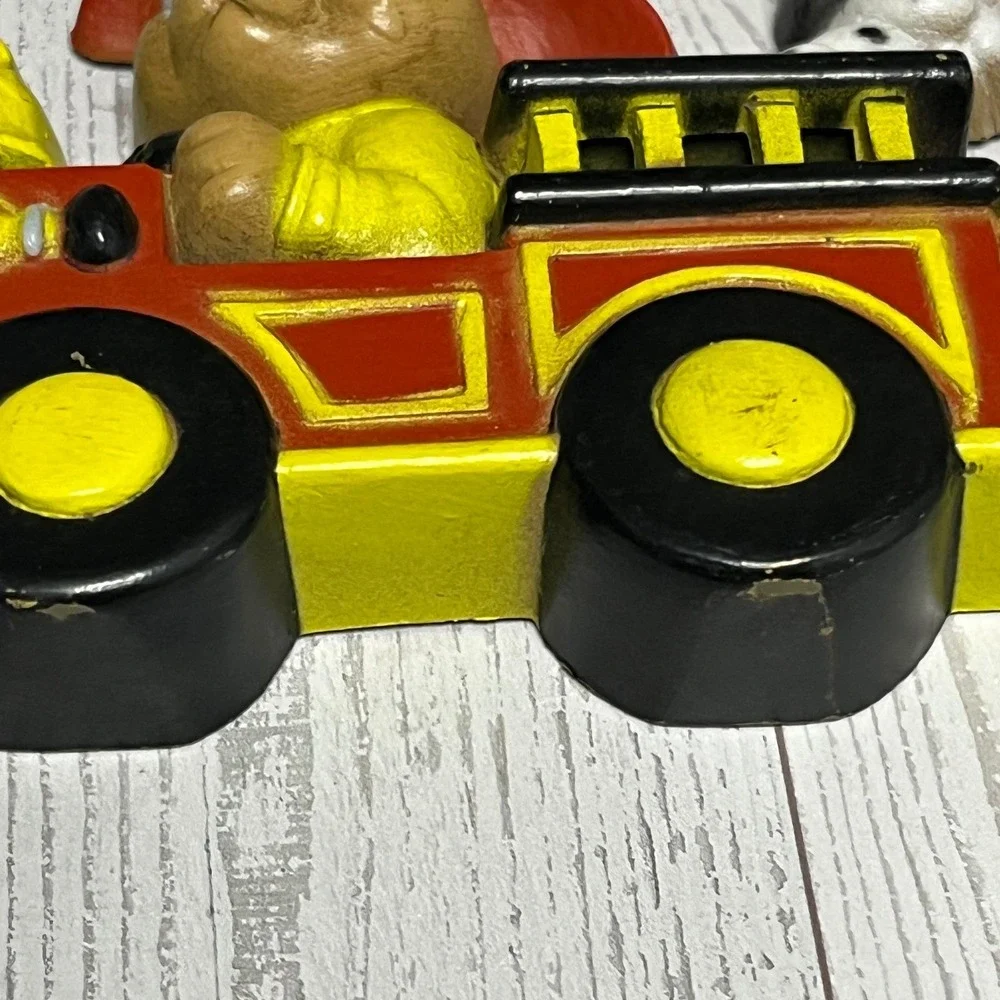 VTG Miller Studio Firefighter Bears‎ Fire Truck Wall Plaque Kitch 80s Nursery